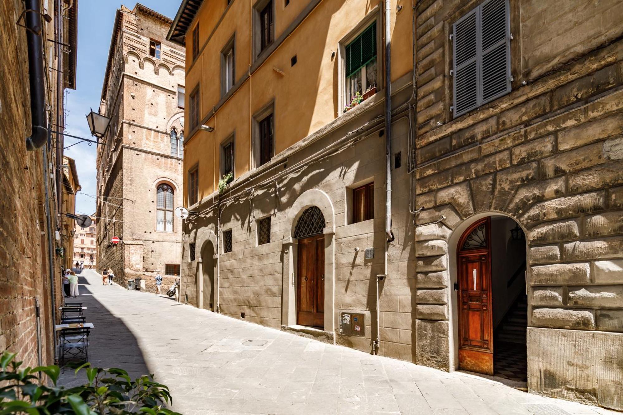 Charme Centro Storico Apartment Siena Ngoại thất bức ảnh