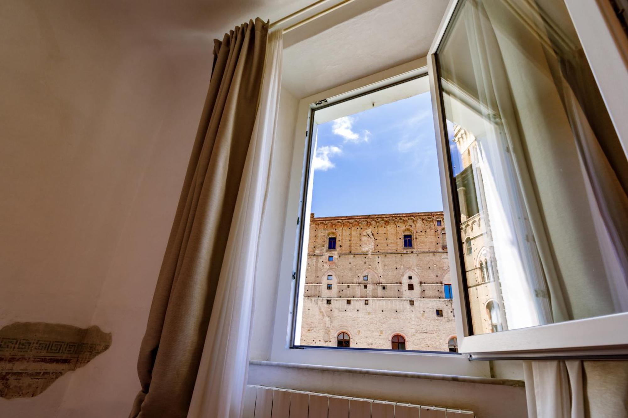 Charme Centro Storico Apartment Siena Ngoại thất bức ảnh
